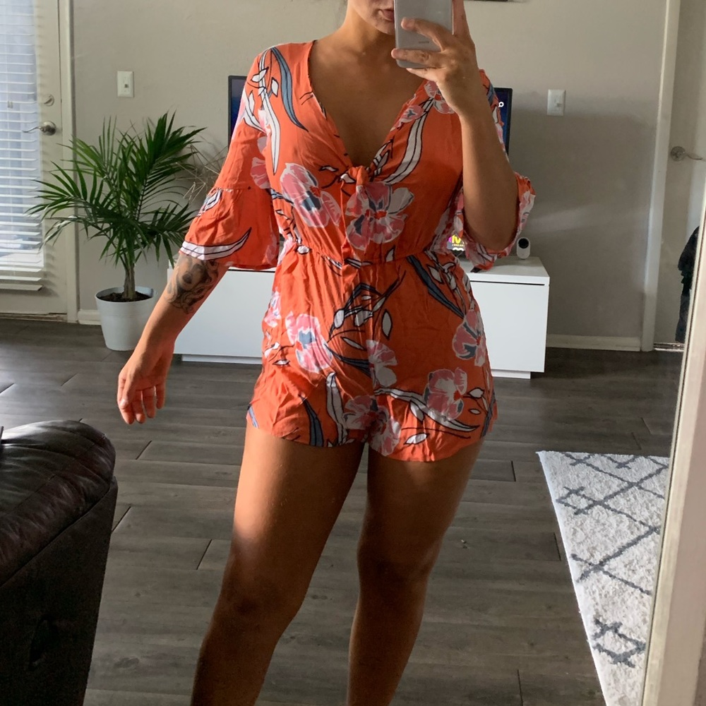 Floral Romper - Picture 2 of 6